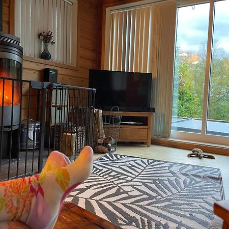 Luxury Peak District Lodge, Hot Tub, Log Burner, Nr Lake Rudyard Exterior photo